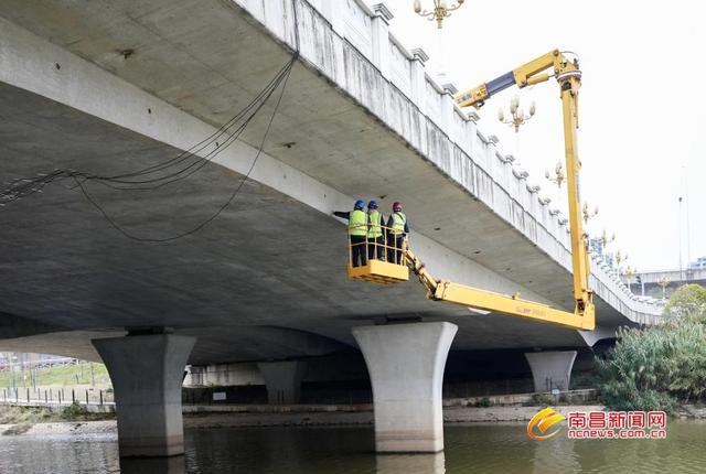 江西南昌新建区对辖区内桥梁开展常规安全检测，精准掌握桥梁“健康”状况，守护居民出行安全