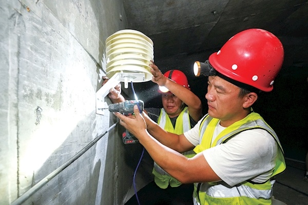 湖北十堰将对89座市政桥梁安装智慧监测系统，24小时实时监测大桥安全状况